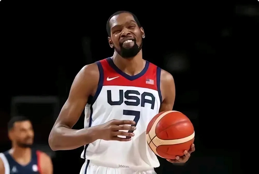 九游官网-杜兰特在DWG比赛中夺冠，重要助攻引发热议！赛场气氛高涨的简单介绍