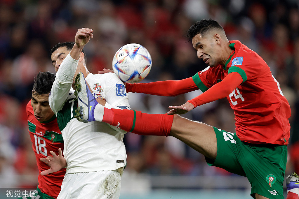 九游APP平台-包含刷新纪录引发热议！，C罗在曼联比赛中刷新纪录赢得满堂喝彩的词条